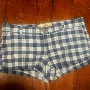 Hollister plaid Shorts Sz. 9 W. 29